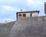Veduta delle mura di Novilara