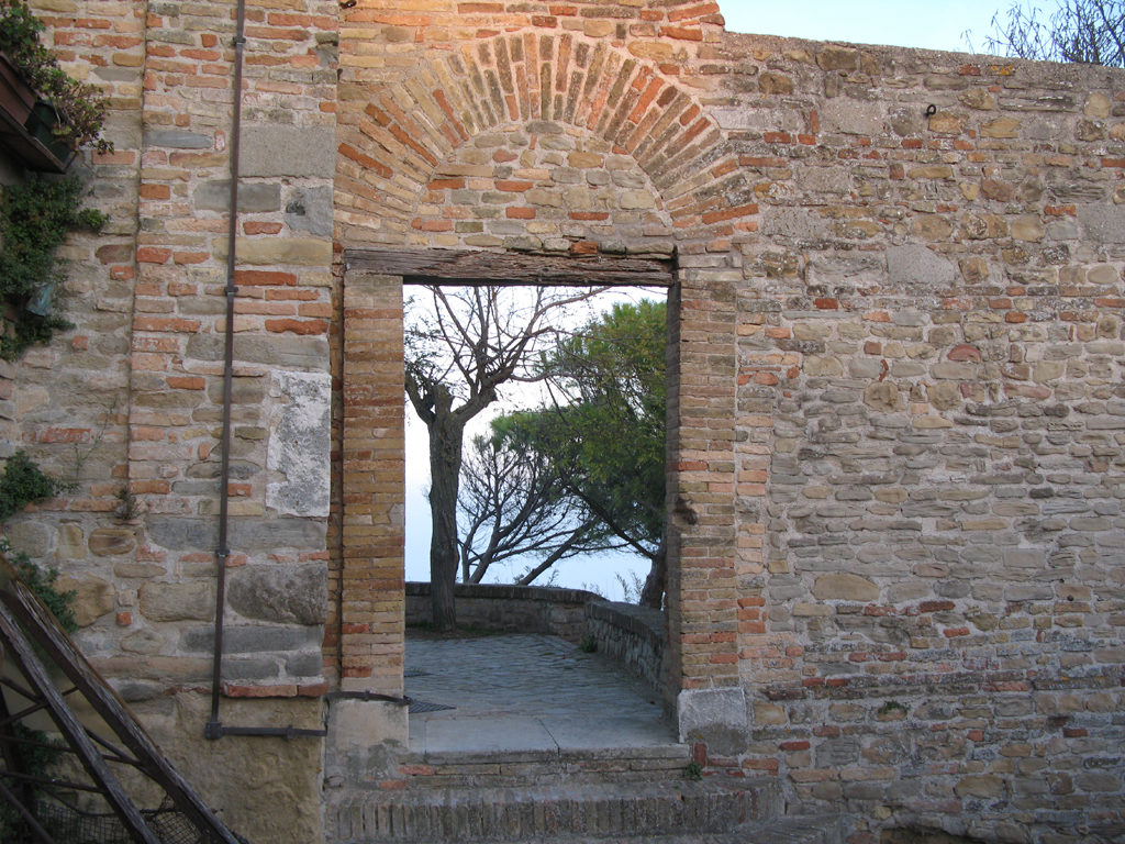 Porta con vista sul mare