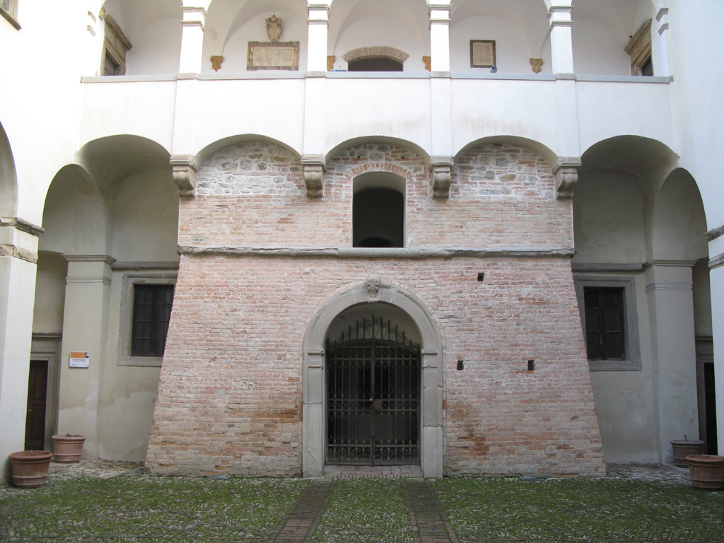 Cortile interno della Rocca Ubaldinesca di Sassocorvaro