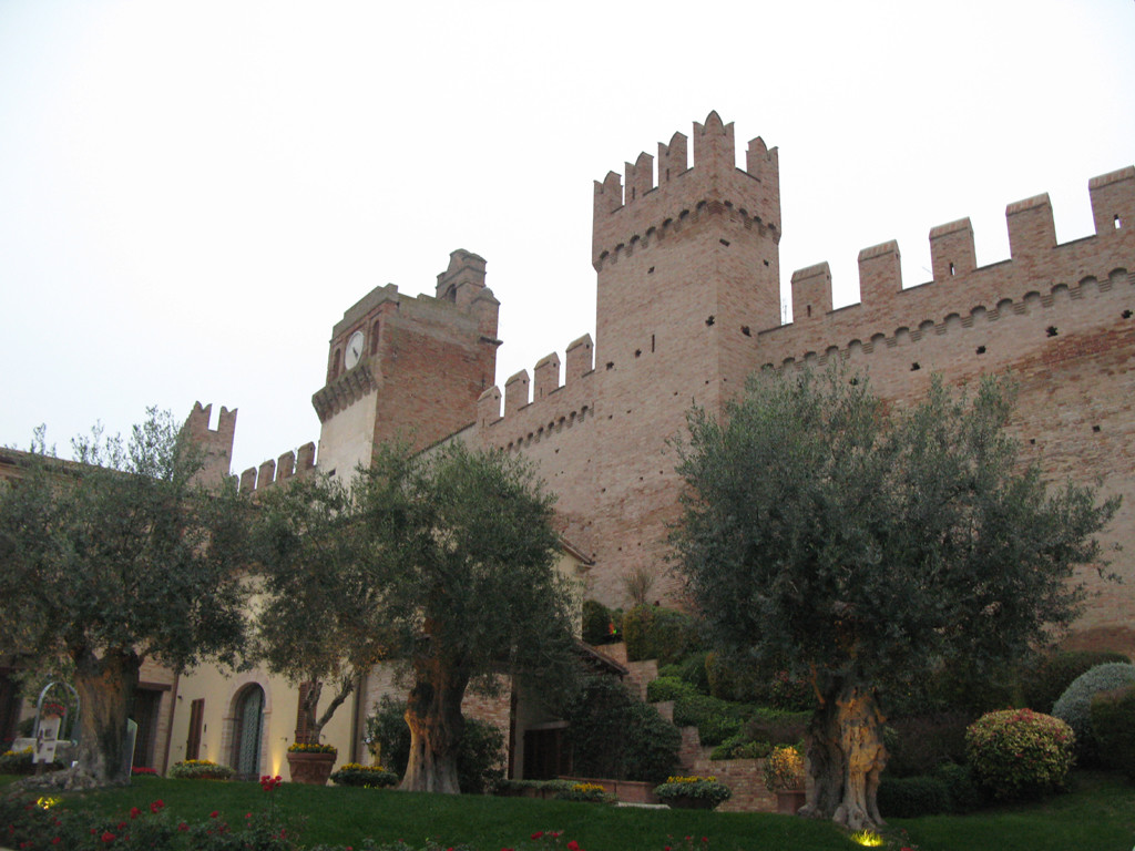 Mura del Castello di Gradara