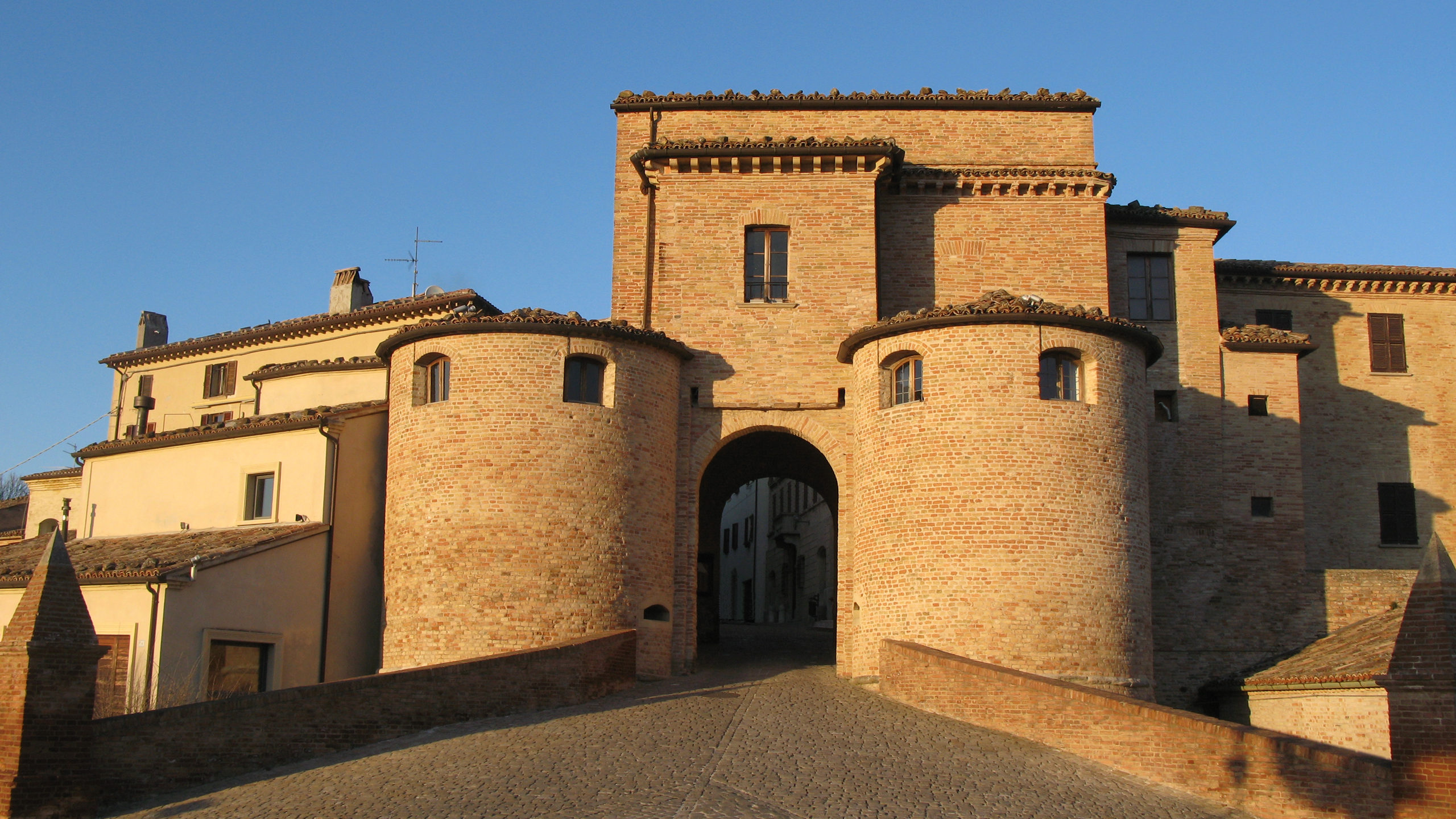 Porta Maggiore di Mombaroccio