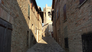 Via principale di Montefabbri