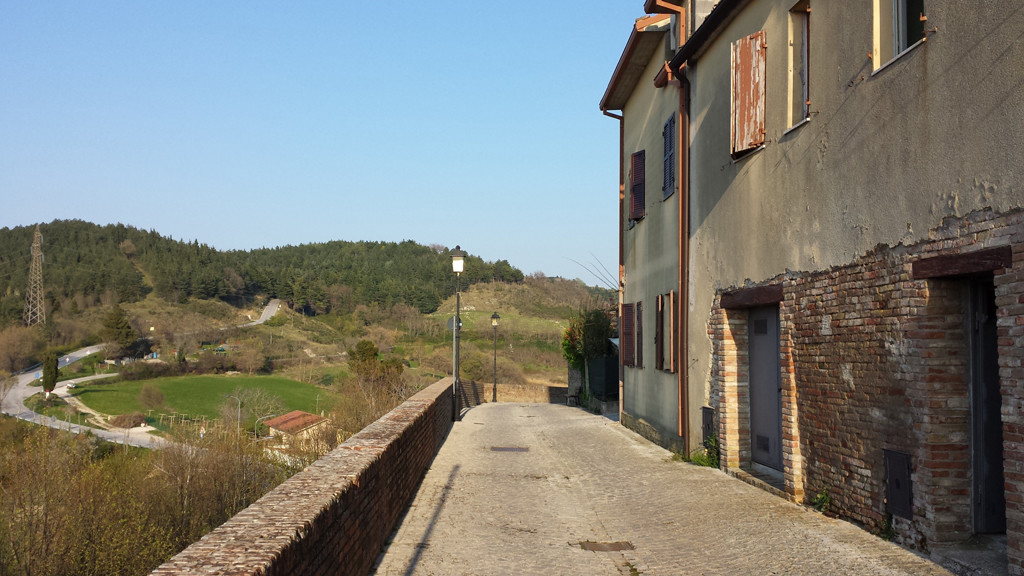 Vista sul Monte di Colbordolo da Montefabbri