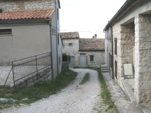 Interno del borgo di Montiego