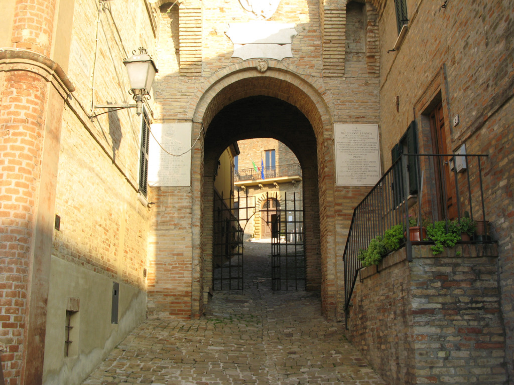 Entrata al centro storico di Sant'Angelo in Lizzola