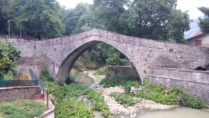 Ponte medievale a schiena d'asino di Apecchio