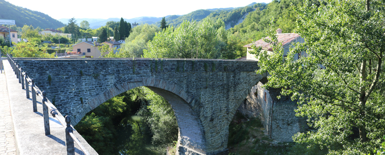 Ponte romanico di Mercatello sul Metauro