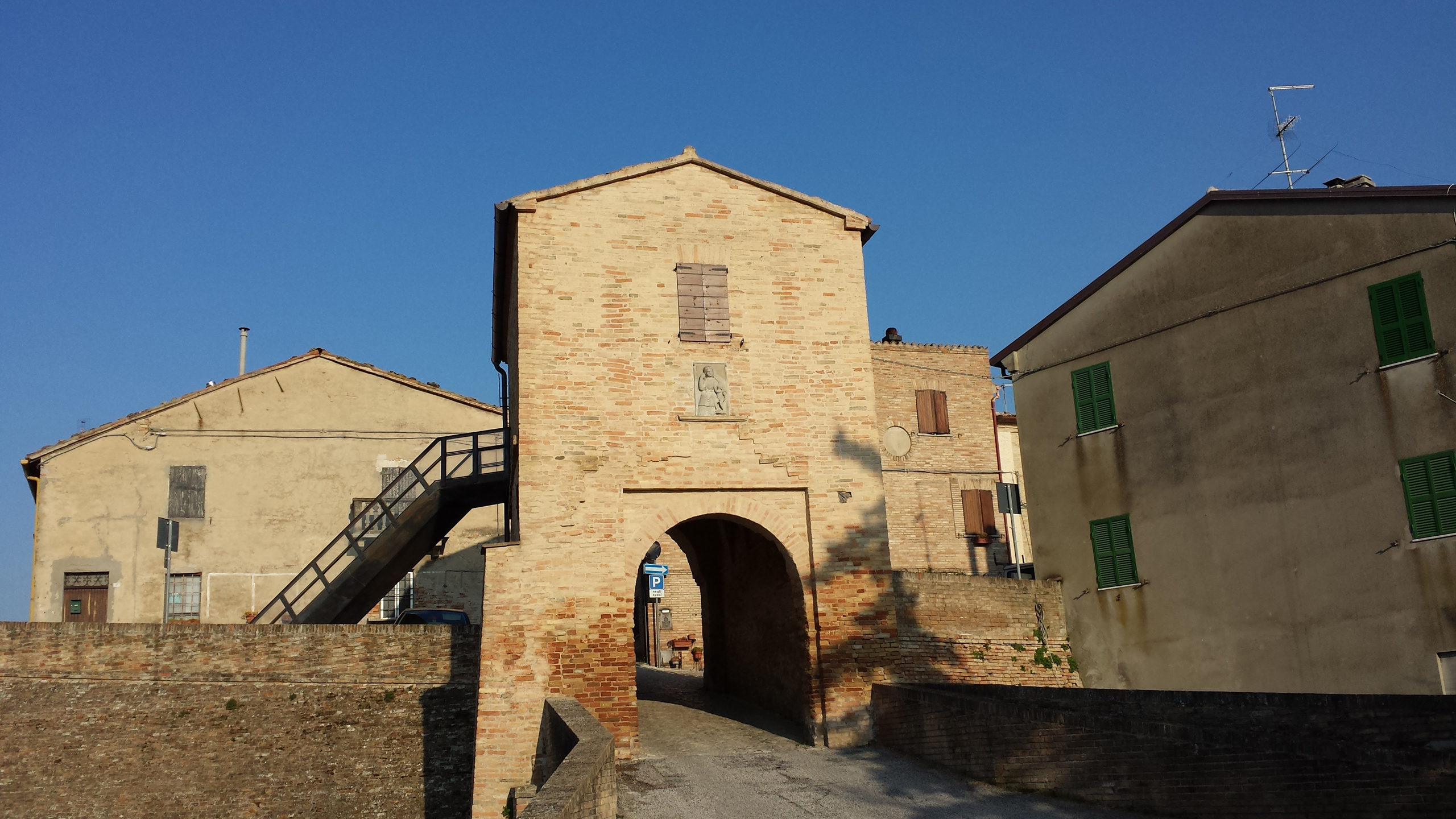 Porta d'ingresso a Montefabbri