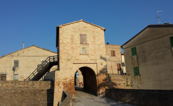 Porta d'ingresso a Montefabbri